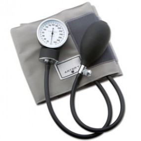 Baumanómetro aneroide ADC modelo 770