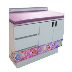 Mesa para exploración pediátrica de gabinete con cenefa